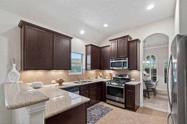 873 Grassy Knoll Trail, La Marque, TX 77568