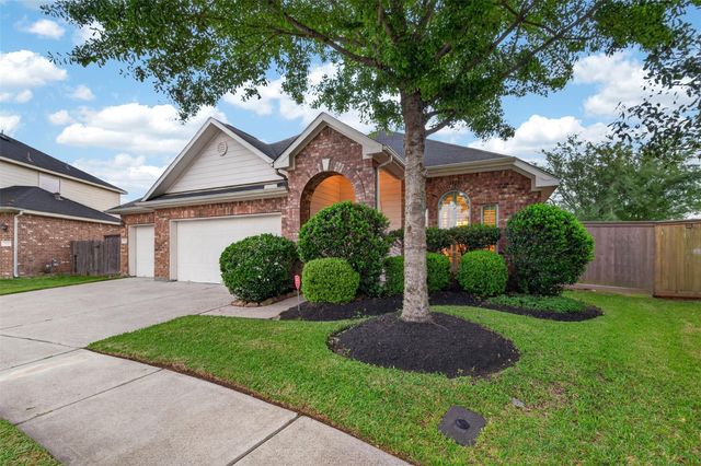 873 Grassy Knoll Trail, La Marque, TX 77568
