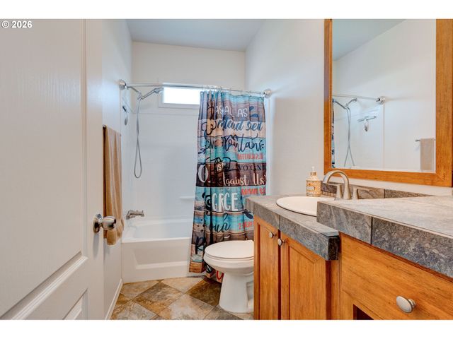 13900 Se HIGHWAY 212 185, Clackamas, OR 97015