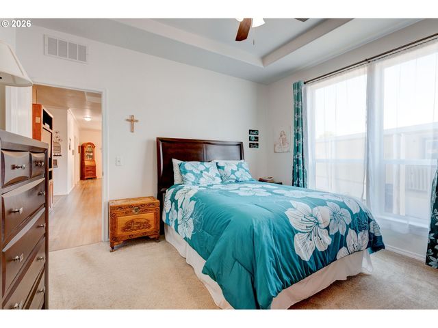 13900 Se HIGHWAY 212 185, Clackamas, OR 97015