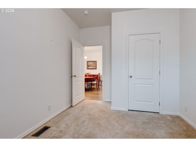 13900 Se HIGHWAY 212 185, Clackamas, OR 97015