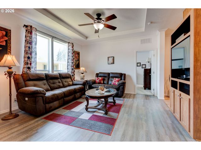 13900 Se HIGHWAY 212 185, Clackamas, OR 97015