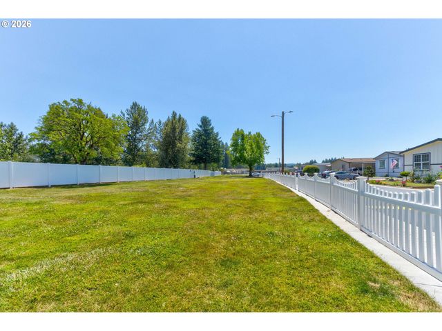 13900 Se HIGHWAY 212 185, Clackamas, OR 97015