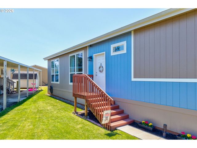 13900 Se HIGHWAY 212 185, Clackamas, OR 97015