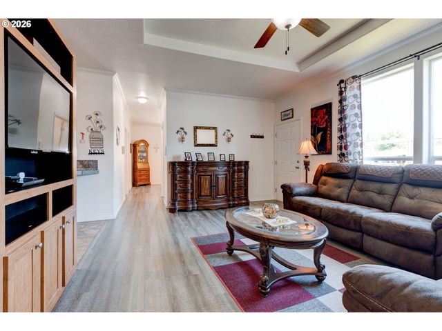 13900 Se HIGHWAY 212 185, Clackamas, OR 97015