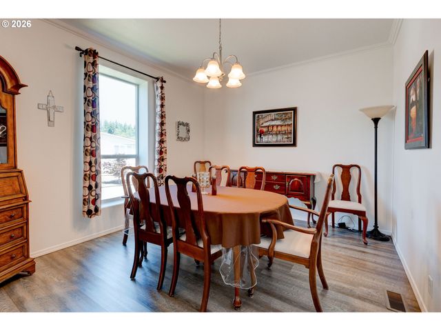 13900 Se HIGHWAY 212 185, Clackamas, OR 97015