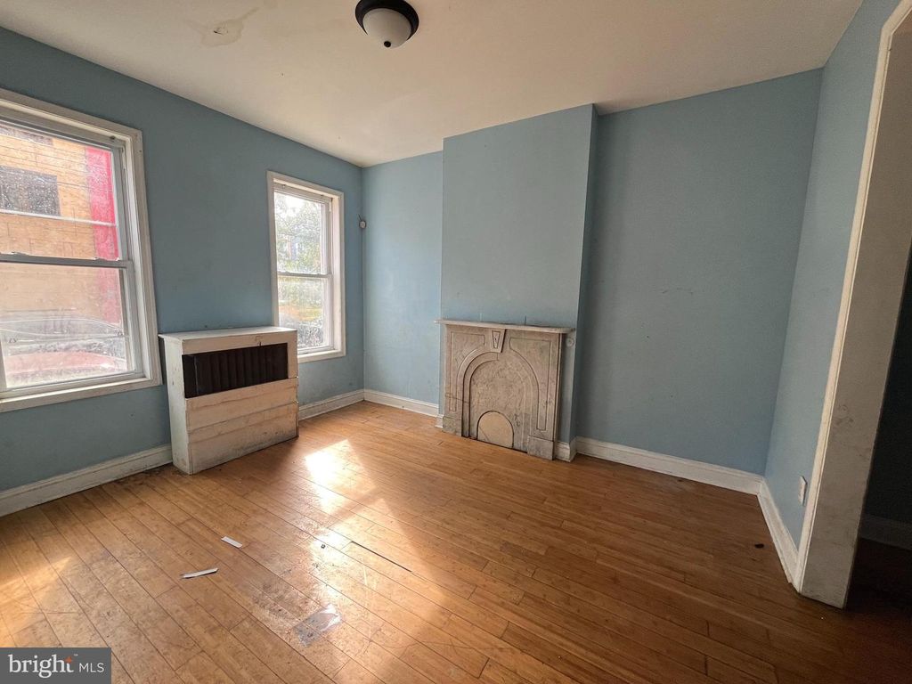 2035 W OXFORD ST, Philadelphia, PA 19121