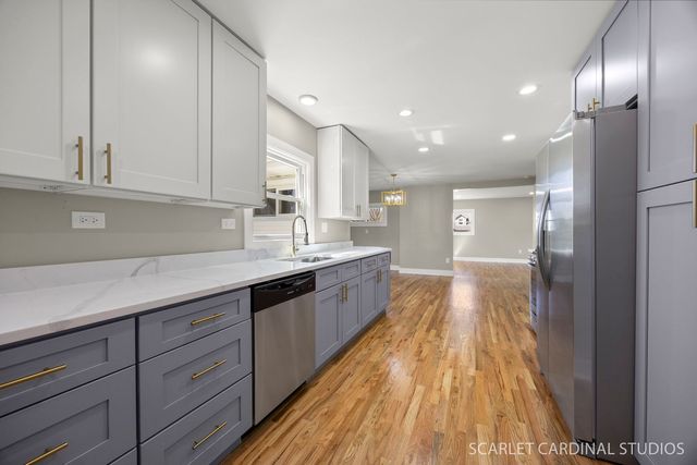 1300 S Wayside Drive, Villa Park, IL 60181