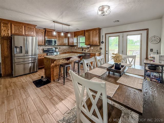 25101 Highway 82, Park Hill, OK 74451