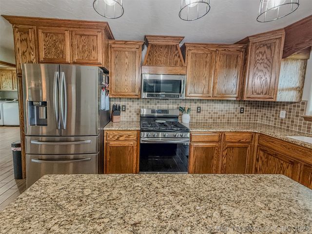 25101 Highway 82, Park Hill, OK 74451