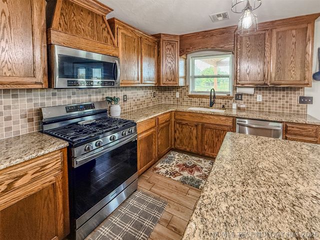 25101 Highway 82, Park Hill, OK 74451