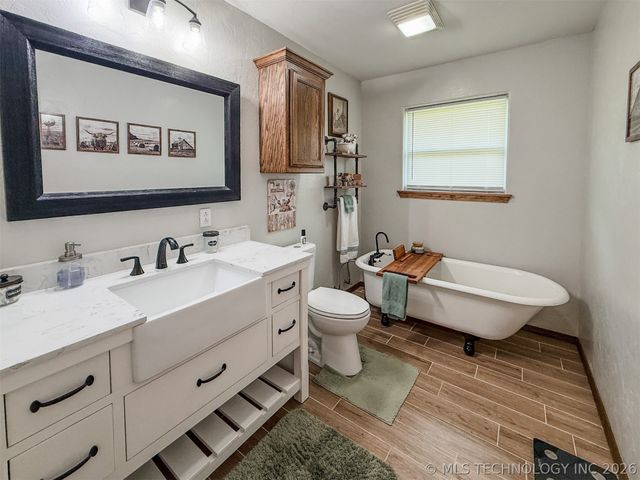 25101 Highway 82, Park Hill, OK 74451