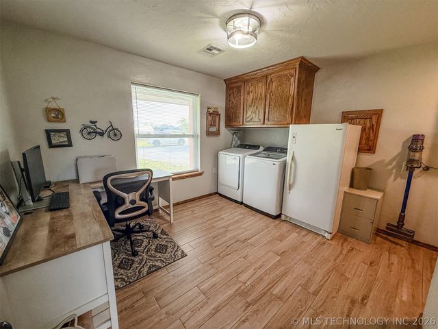 25101 Highway 82, Park Hill, OK 74451