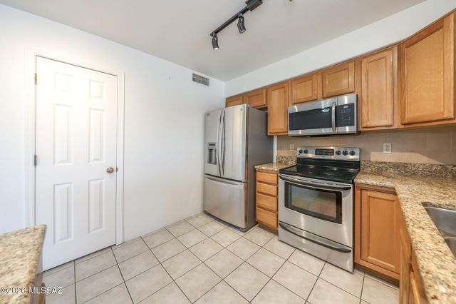 470 W Rio Flojo, Green Valley, AZ 85614