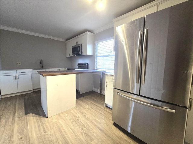 914 SW 8TH AVENUE 57, Gainesville, FL 32601