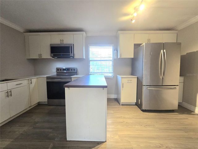 914 SW 8TH AVENUE 57, Gainesville, FL 32601