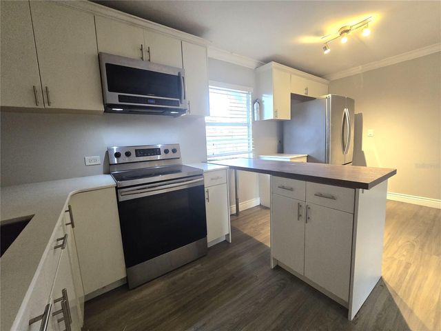 914 SW 8TH AVENUE 57, Gainesville, FL 32601