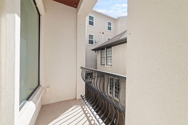 2221 Welch Street 201, Houston, TX 77019