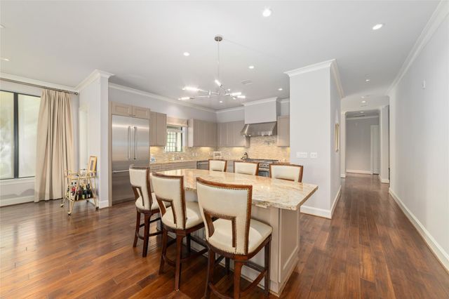 2221 Welch Street 201, Houston, TX 77019