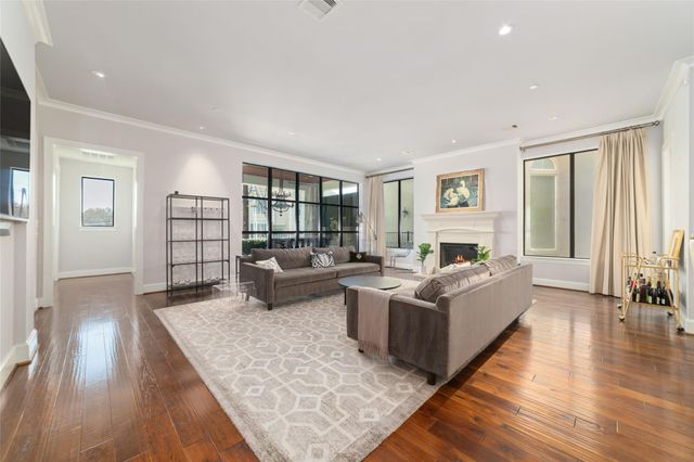 2221 Welch Street 201, Houston, TX 77019