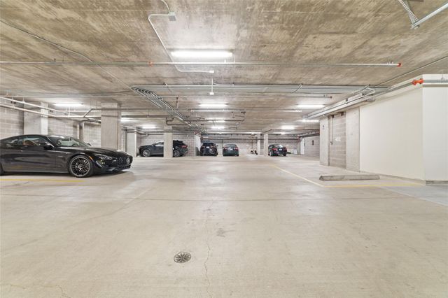 2221 Welch Street 201, Houston, TX 77019