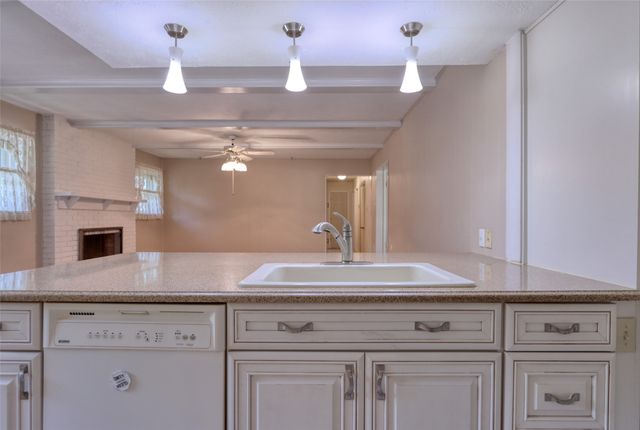 938 Nature Drive, Duncanville, TX 75116