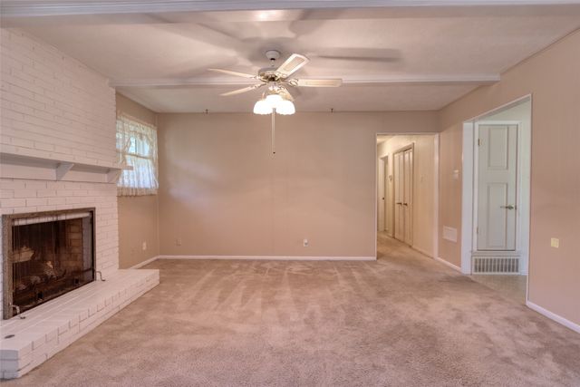 938 Nature Drive, Duncanville, TX 75116