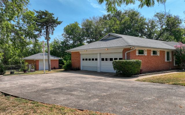 938 Nature Drive, Duncanville, TX 75116