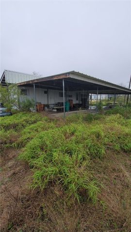 105 Ranger Dr, Sandia, TX 78383