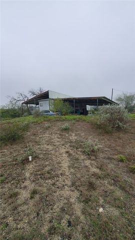 105 Ranger Dr, Sandia, TX 78383