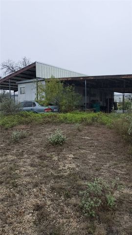 105 Ranger Dr, Sandia, TX 78383