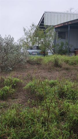 105 Ranger Dr, Sandia, TX 78383