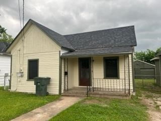 908 E Houston Street, Sherman, TX 75092