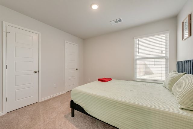 1117 Takeoff Avenue, Fort Worth, TX 76131