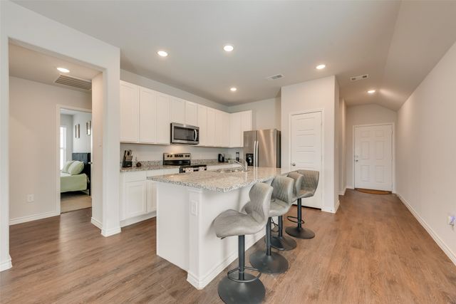 1117 Takeoff Avenue, Fort Worth, TX 76131