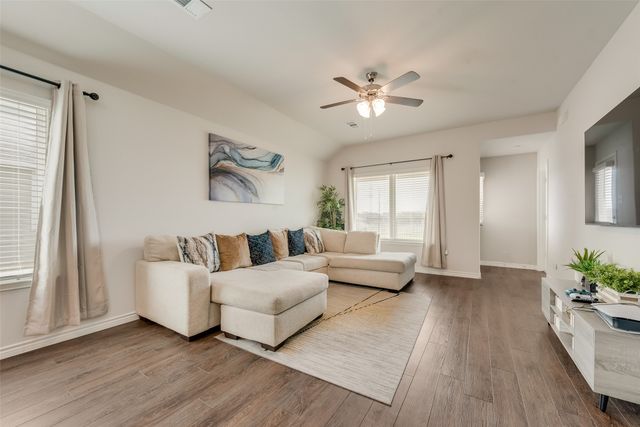 1117 Takeoff Avenue, Fort Worth, TX 76131