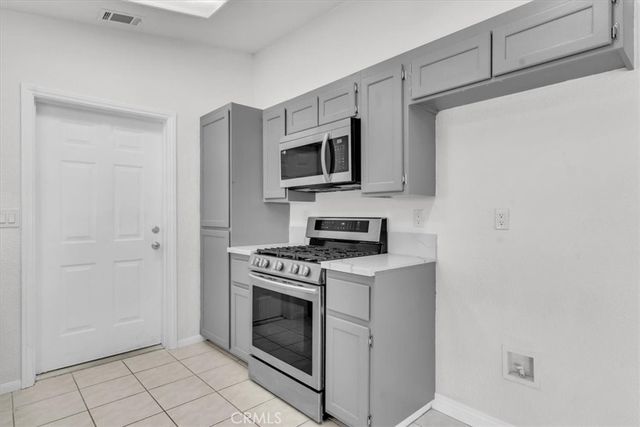 11183 Merino Avenue, Apple Valley, CA 92308