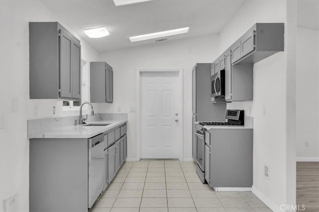 11183 Merino Avenue, Apple Valley, CA 92308