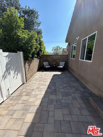 1611 Bel Aire Drive, Glendale, CA 91201