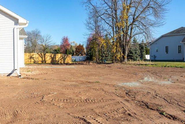 1009 LOTUS TRAIL, Menasha, WI 54952