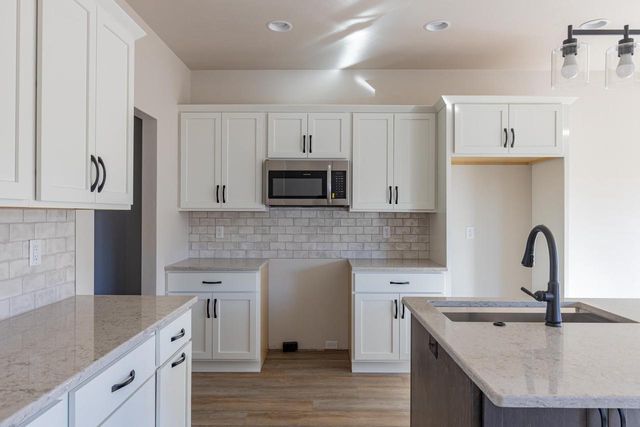 1009 LOTUS TRAIL, Menasha, WI 54952