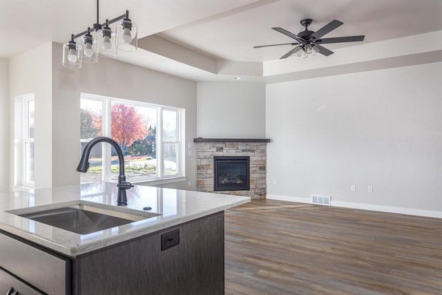 1009 LOTUS TRAIL, Menasha, WI 54952