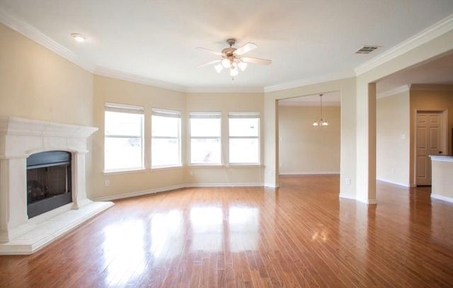 1101 Wenk Court, Aubrey, TX 76227