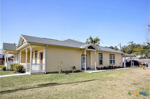 602 and 604 E Juan Linn Street, Victoria, TX 77901