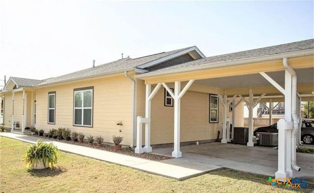 602 and 604 E Juan Linn Street, Victoria, TX 77901