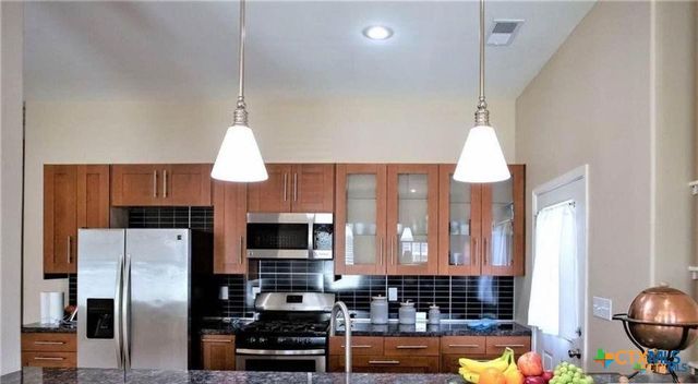 602 and 604 E Juan Linn Street, Victoria, TX 77901