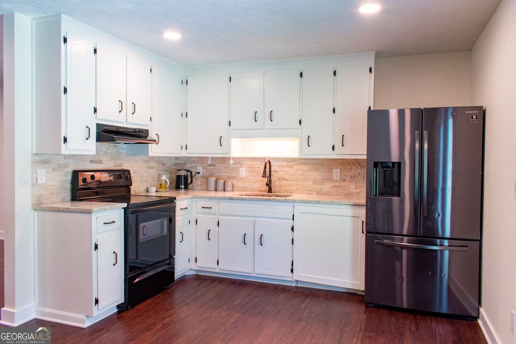 1077 Sawgrass Court SW, Lilburn, GA 30047 — photo 5