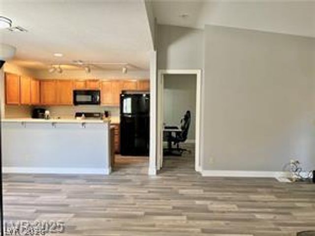 2627 South Durango Drive 202, Las Vegas, NV 89117