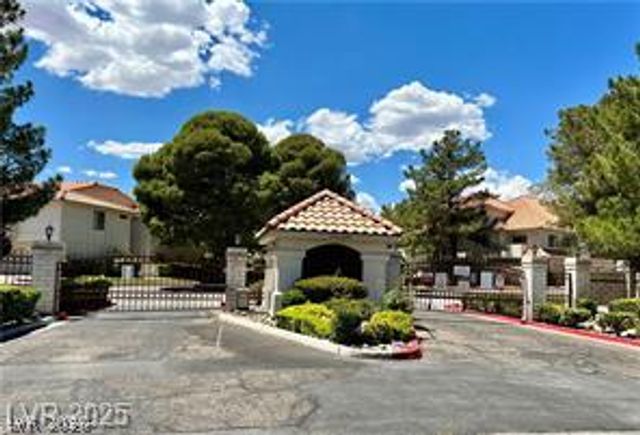 2627 South Durango Drive 202, Las Vegas, NV 89117