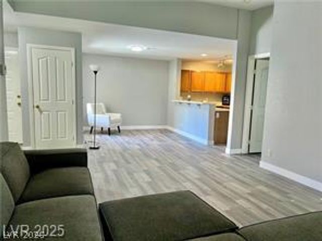 2627 South Durango Drive 202, Las Vegas, NV 89117